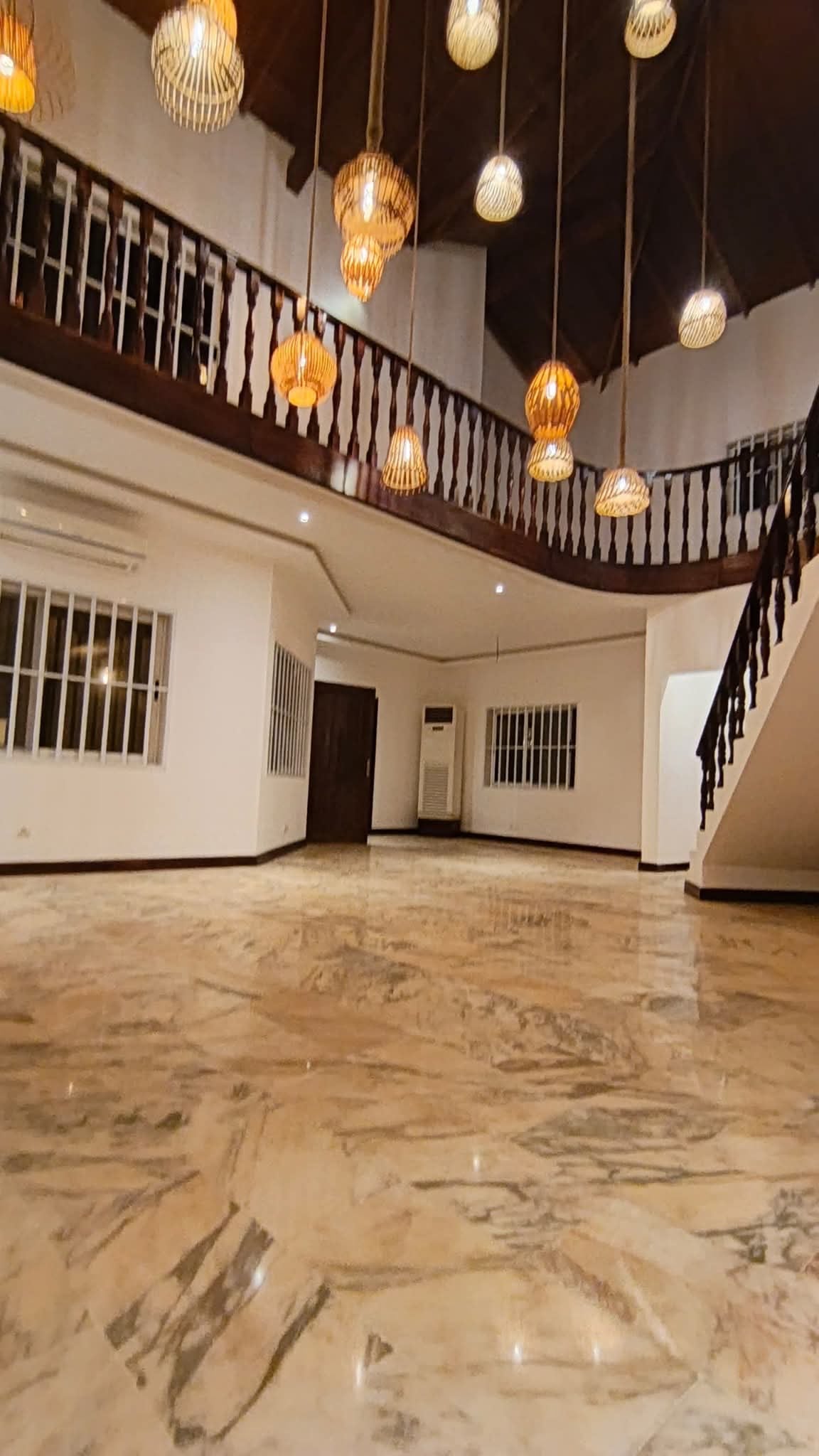 LOMÉ – VILLA 5 CHAMBRES À VENDRE À TOKOIN CASABLANCA (690 M²)