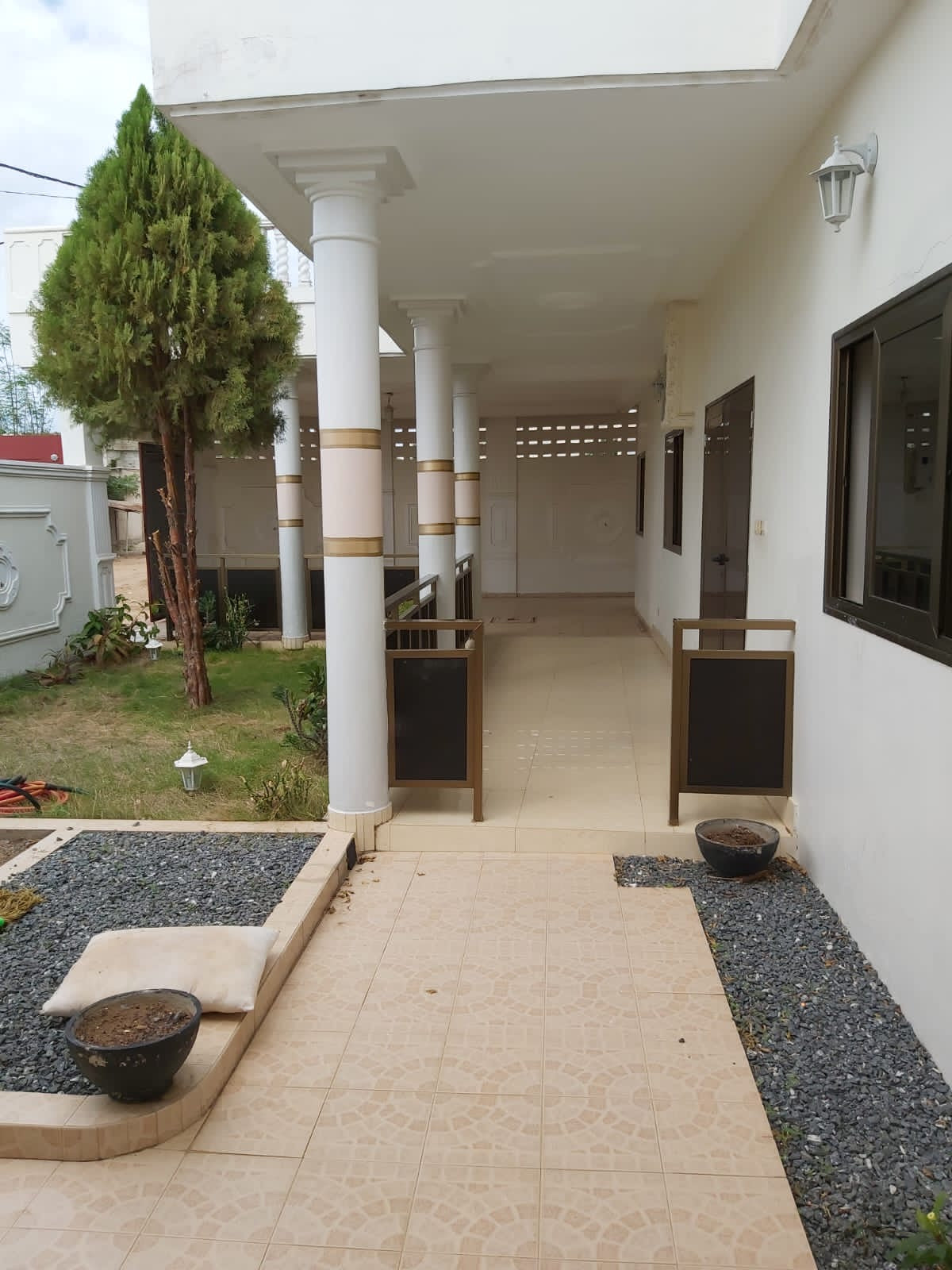 VILLA 5 PIÈCES À VENDRE À AVÉPOZO CÔTÉ NON PLAGE – 3/4 DE LOT
