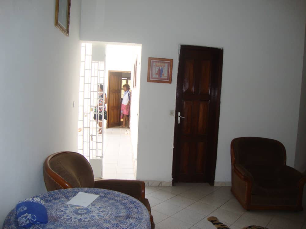 UNE VILLA À VENDRE À NOVISSI AU BORD DU GOUDRON - 5 PIÈCES