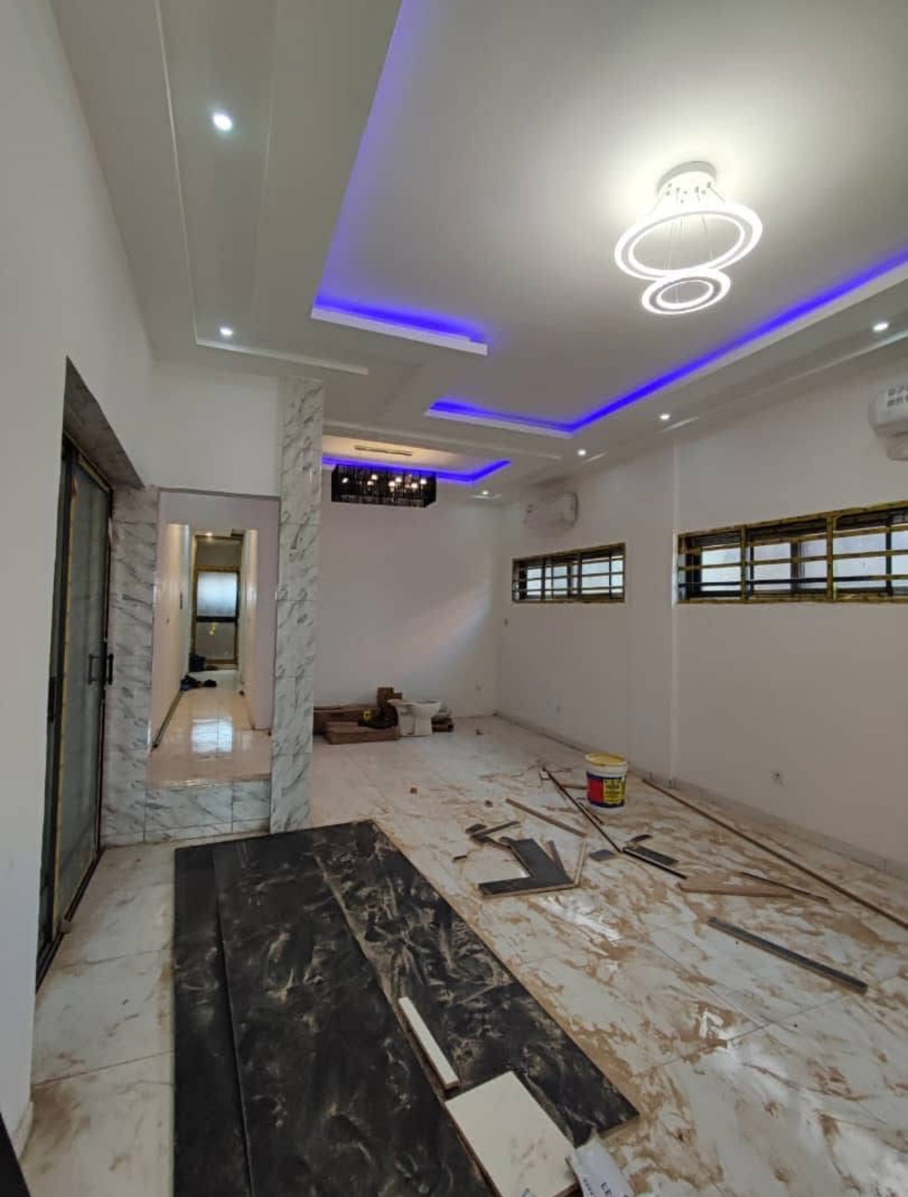 À VENDRE / À LOUER : VILLA HAUT STANDING DE 5 CHAMBRES À AGOÈ MINAMADOU (CHAMPION)