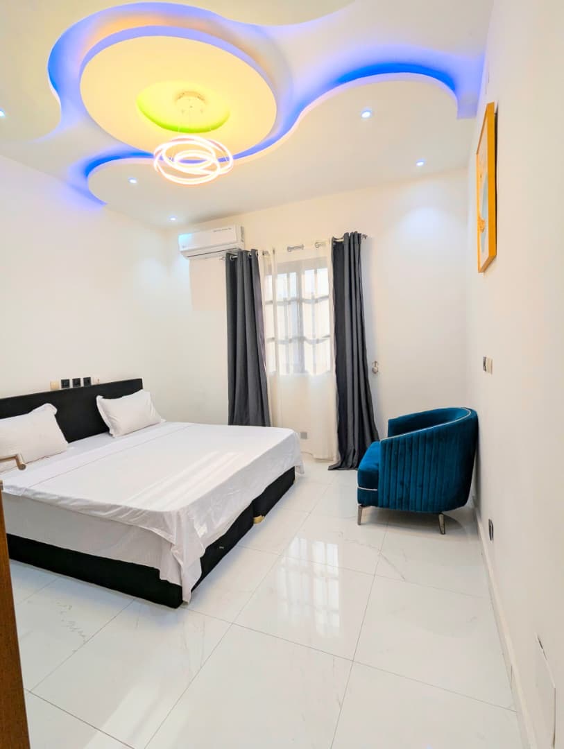 APPARTEMENT MEUBLÉ À LOUER À LOMÉ - HÉDZRANAWOÉ – 2 CHAMBRES SALON – 700.000 FCFA