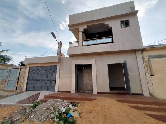 LOMÉ – BAGUIDA – VILLA DE 6 PIÈCES À VENDRE