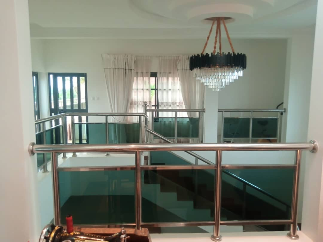 VILLA DE STANDING 11 PIÈCES AVEC PISCINE À VENDRE À SÉGBÉ – 5a 85ca
