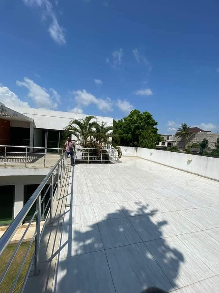 VILLA DE PRESTIGE À VENDRE À ADÉWUI – LOMÉ | MARBRE ITALIEN & TITRE FONCIER