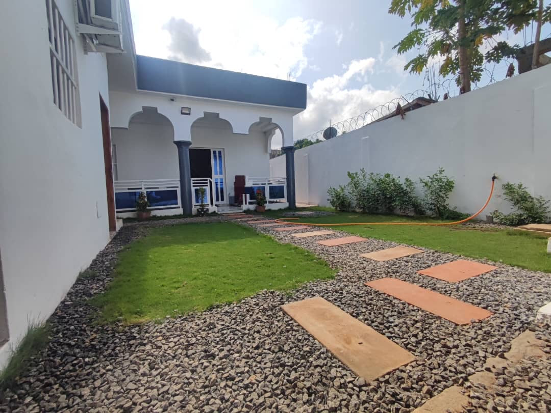 VILLA 4 PIÈCES À VENDRE À SÉGBÉ ARS – 55 MILLIONS FCFA