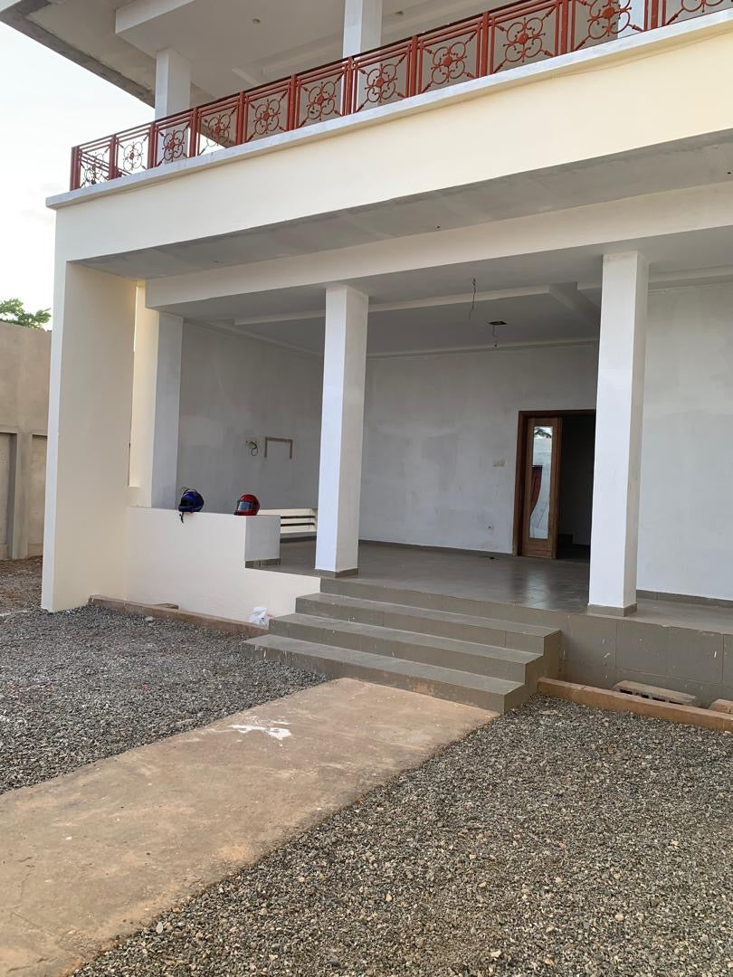 VILLA DUPLEX À VENDRE À SÉGBÉ – 10 PIÈCES
