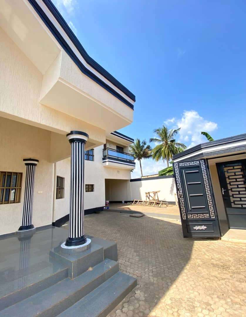 UNE VILLA À VENDRE À AGOÈ KOSSIGAN