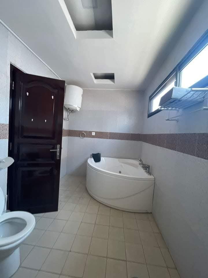 VILLA DE PRESTIGE À VENDRE À ADÉWUI – LOMÉ | MARBRE ITALIEN & TITRE FONCIER