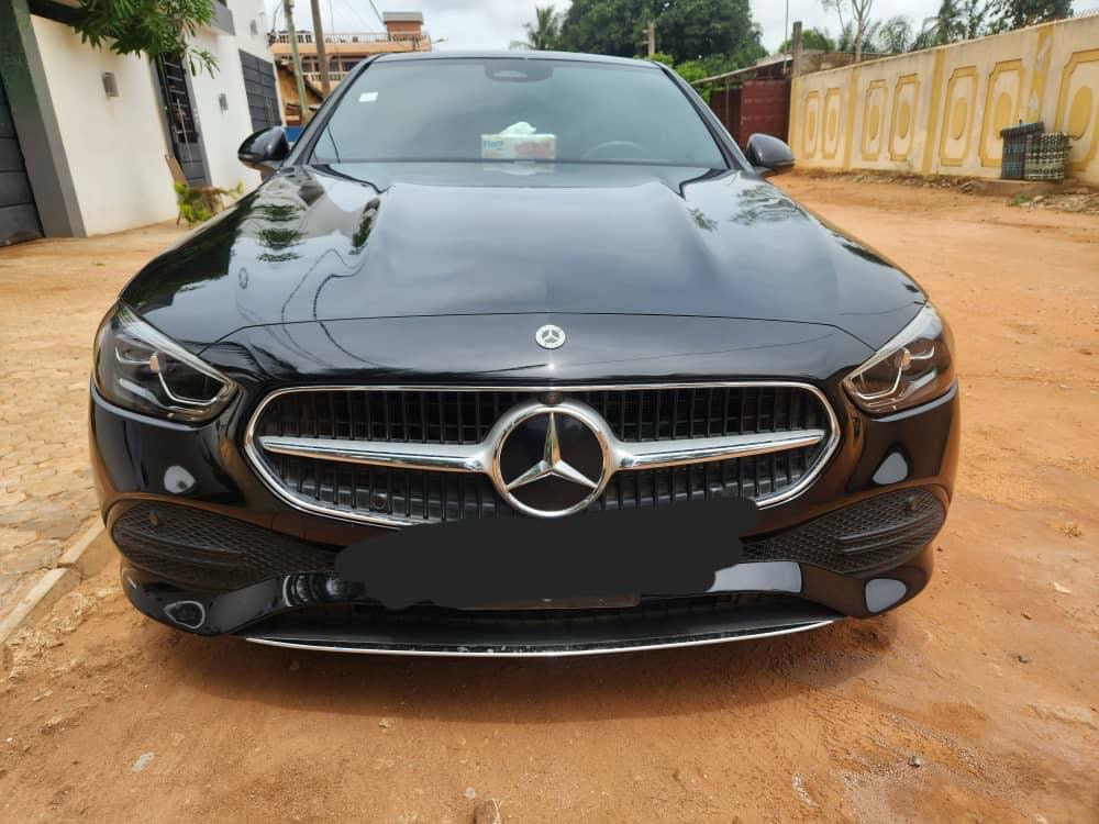 MERCEDES-BENZ C300 2023 – 4 CYLINDRES, FULL OPTIONS, ÉCRAN MULTIMÉDIA, CAMÉRA DE RECUL