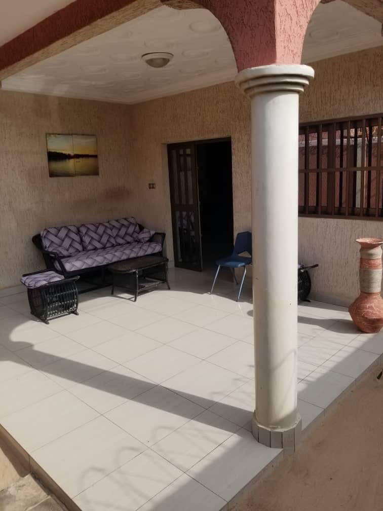 VILLA DUPLEX 8 PIÈCES À VENDRE À HEDZRANAWOÉ – 352 m² | TITRE FONCIER GLOBAL