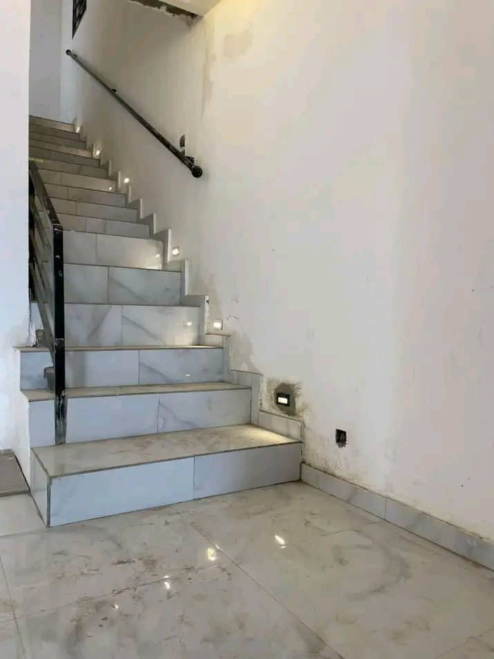 SPLENDIDE VILLA À VENDRE À AVÉDJI - 3 CHAMBRES, 1 SALON, GARAGE POUR 2 VOITURES, ROOFTOP DISPONIBLE