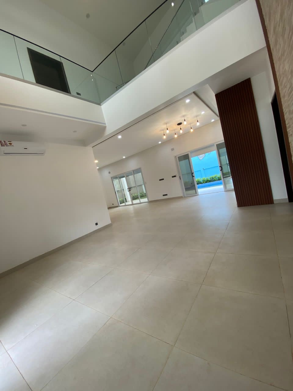 LOUER UNE VILLA AVEC PISCINE, NOUVELLE CONSTRUCTION AGBALEPEDO - 7 PIÈCES