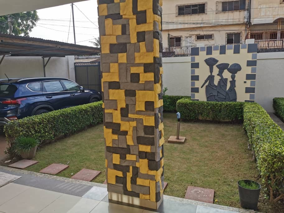 À VENDRE – Villa de 8 Pièces à Casablanca (50m du goudron) | 175.000.000 FCFA