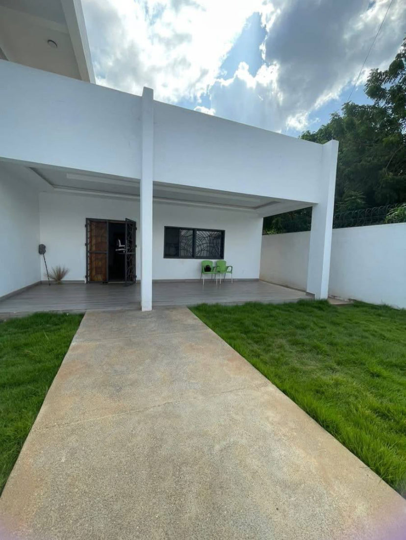 VILLA MEUBLÉE À LOUER – 4 CHAMBRES – 600.000 FCFA/MOIS – LOMÉ - TOGO 2000