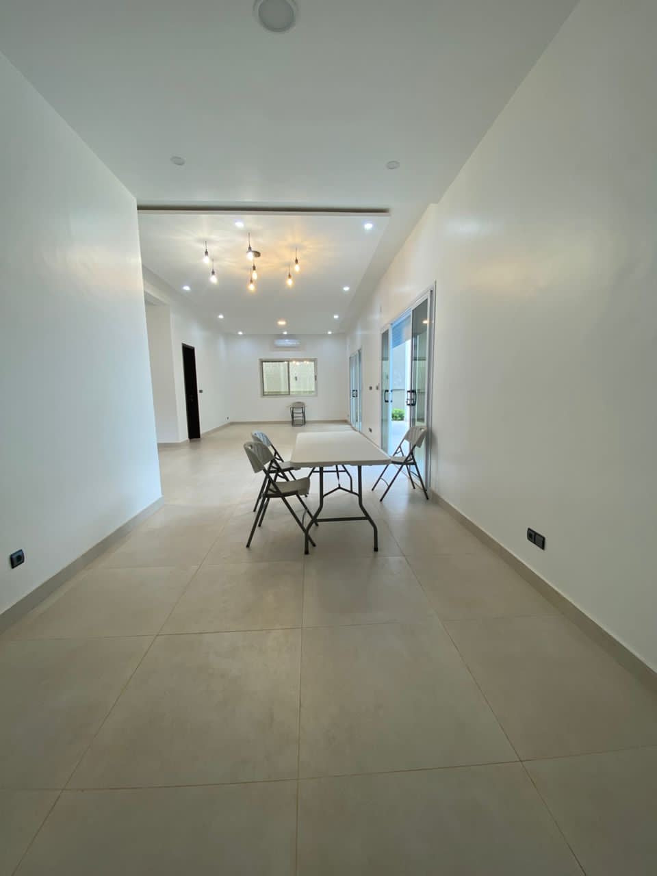 LOUER UNE VILLA AVEC PISCINE, NOUVELLE CONSTRUCTION AGBALEPEDO - 7 PIÈCES