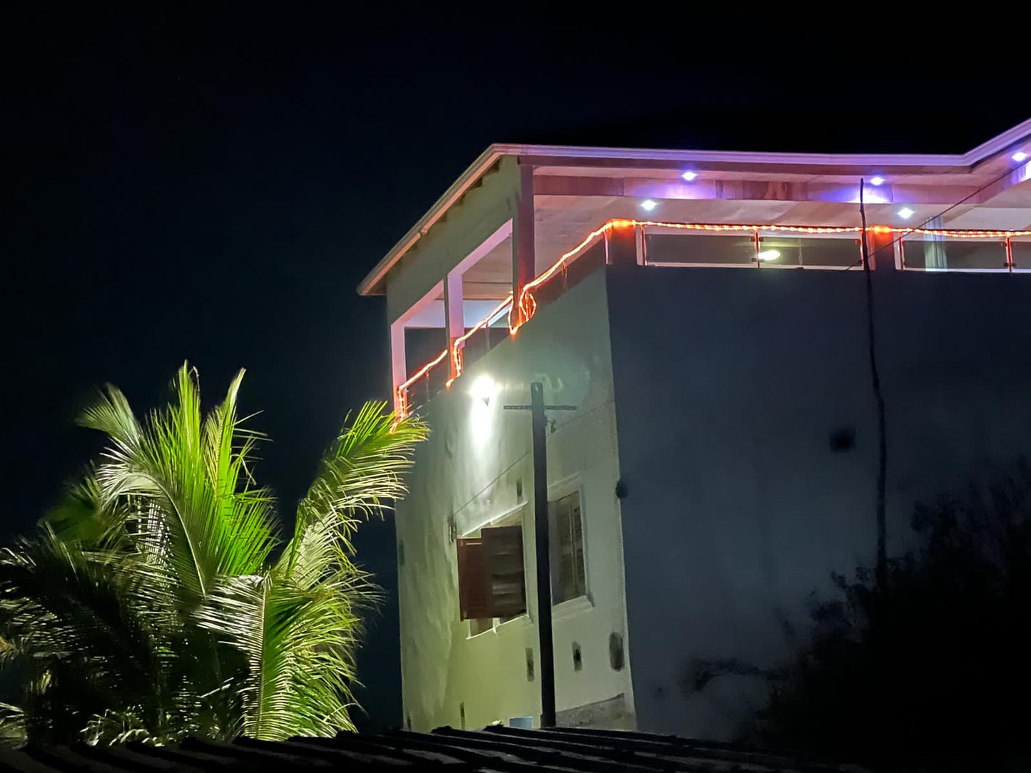 VILLA 18 PIÈCES EN COURS DE FINITION À VENDRE À LOMÉ - AVÉPOZO À 1,5 KM DU GOUDRON