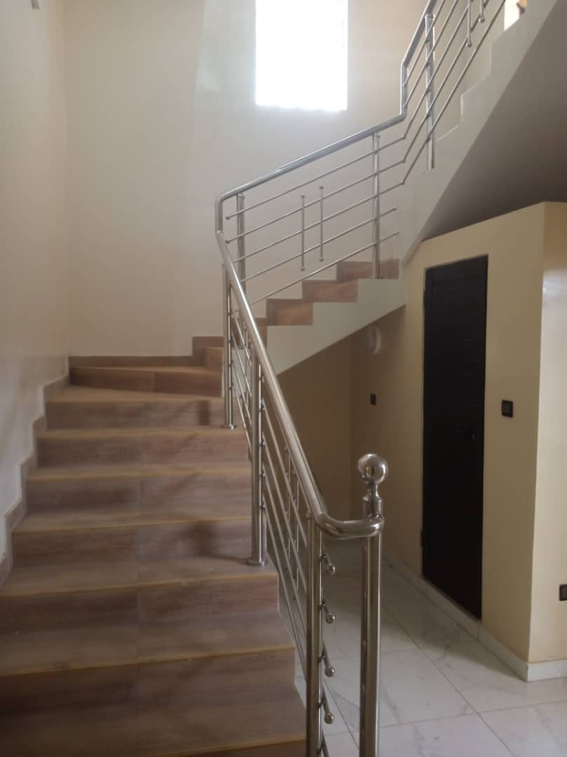 UNE VILLA 6 PIÈCES À LOUER / VENDRE DANS LA CITÉ MOKPOKPO