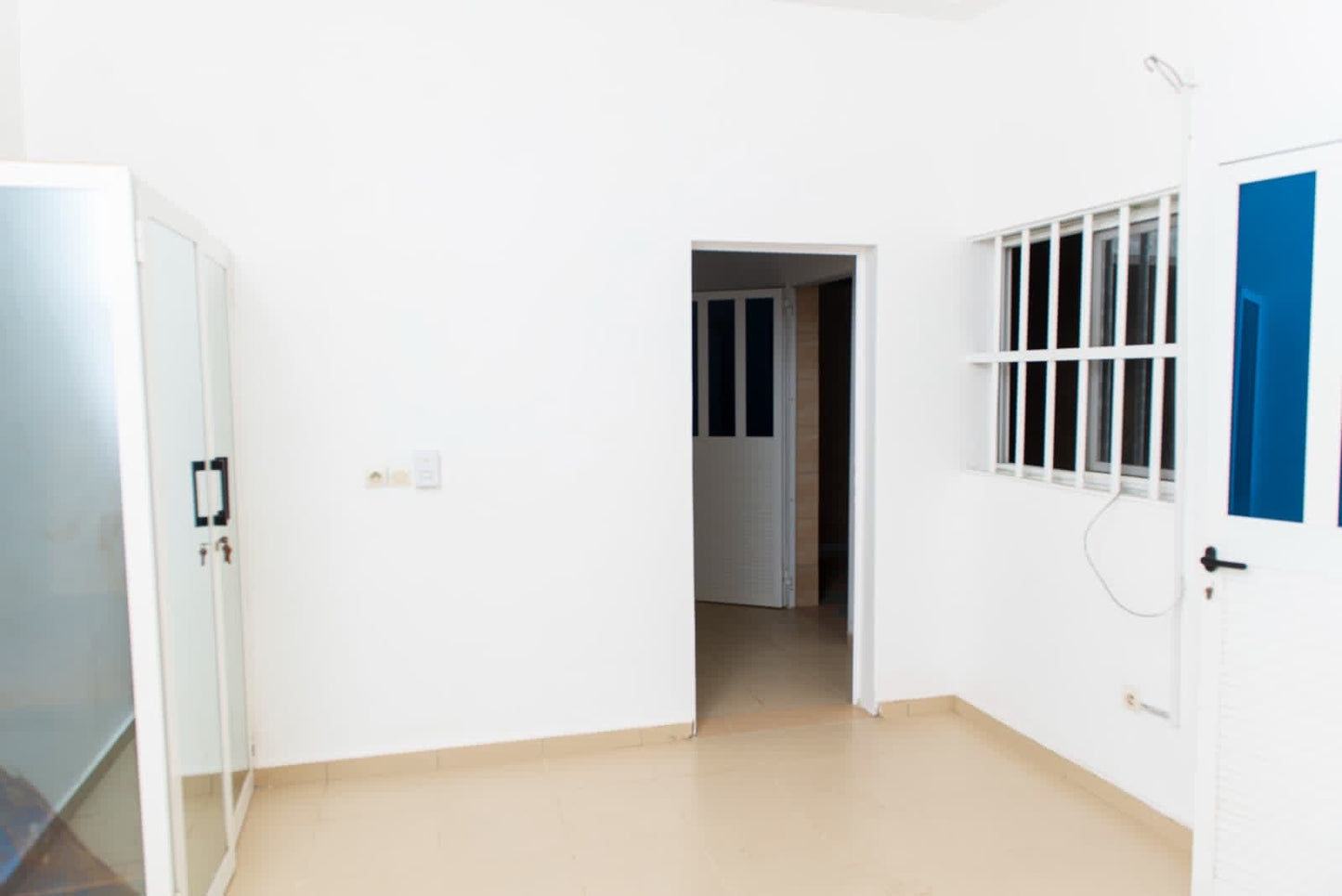 À LOUER – VILLA DE 8 CHAMBRES AVEC JARDIN ET GARAGE À HEDZRANAWOÉ | 1 MILLION FCFA/MOIS