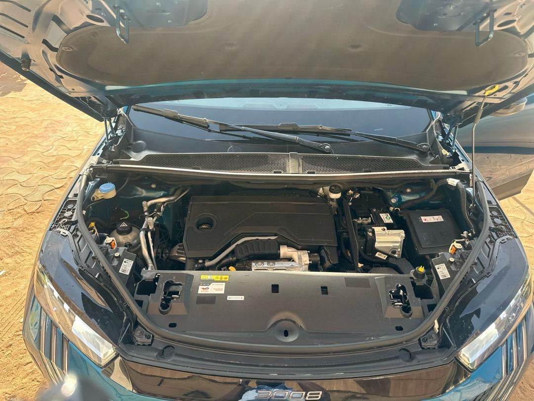 PEUGEOT 3008 – 2024 | COMME NEUVE – AUTOMATIQUE