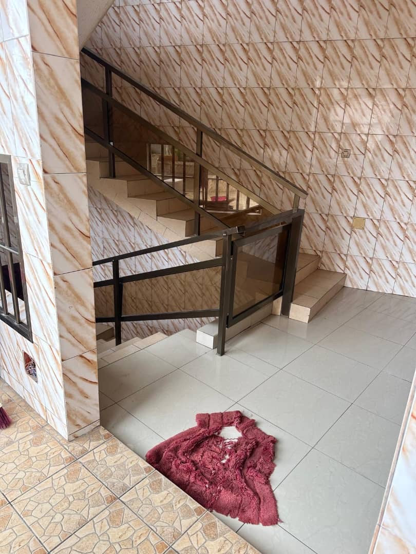 ADAMAVO – VILLA 15 PIÈCES À VENDRE