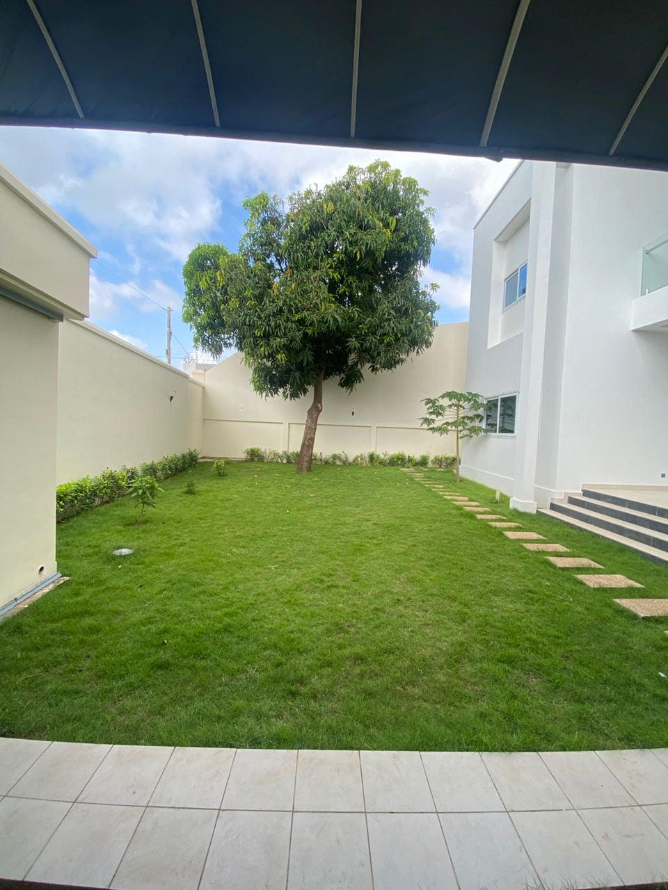 LOUER UNE VILLA AVEC PISCINE, NOUVELLE CONSTRUCTION AGBALEPEDO - 7 PIÈCES