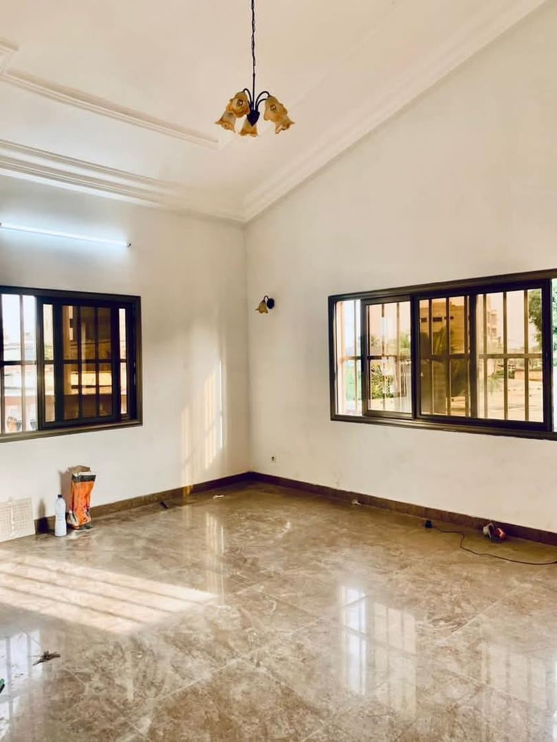 VILLA 7 PIÈCES À VENDRE À LOMÉ - HEDZRANAWOÉ