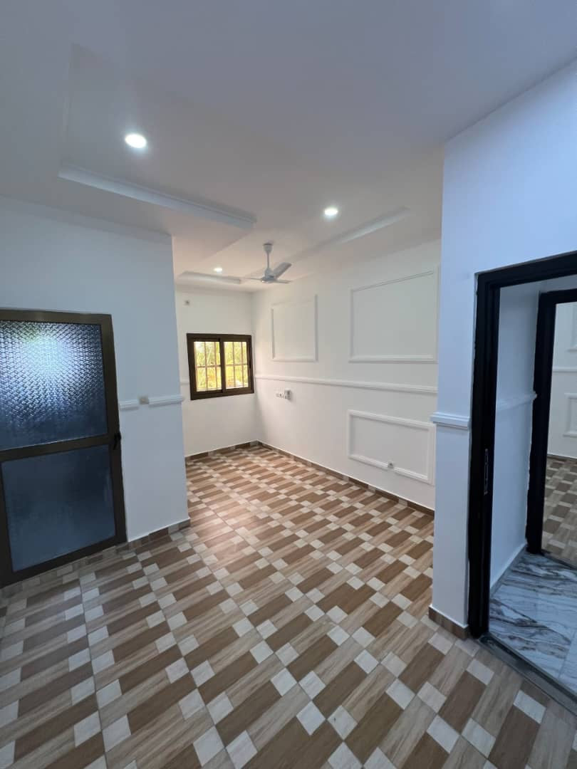VILLA 6 PIÈCES À VENDRE À ZANGUÉRA KLÉMÉ – 300m²