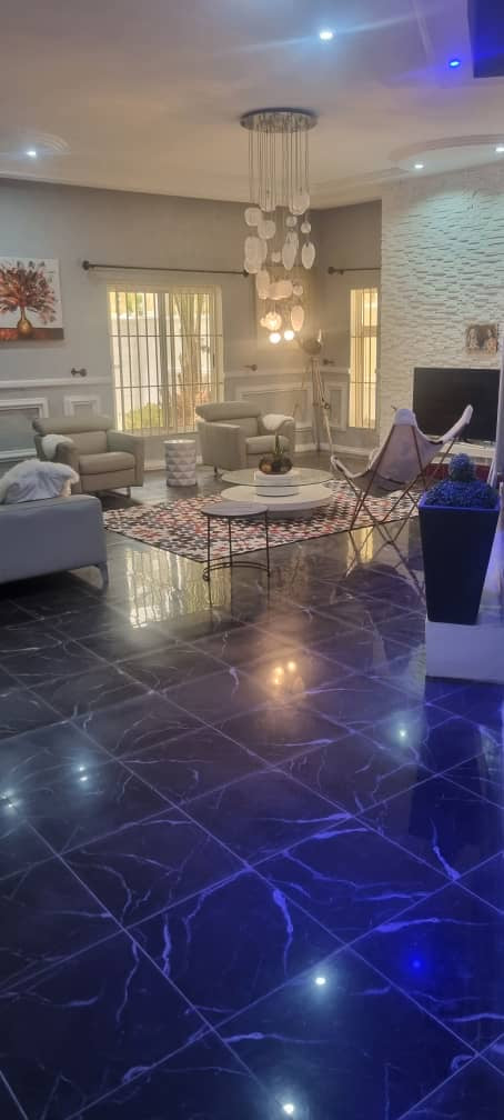 MAGNIFIQUE VILLA À VENDRE À BAGUIDA - 8 PIÈCES