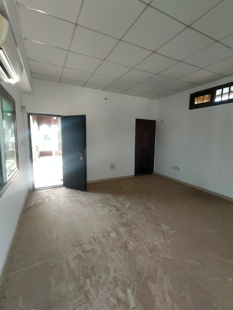 LOMÉ – BAGUIDA – VILLA DE 6 PIÈCES À VENDRE
