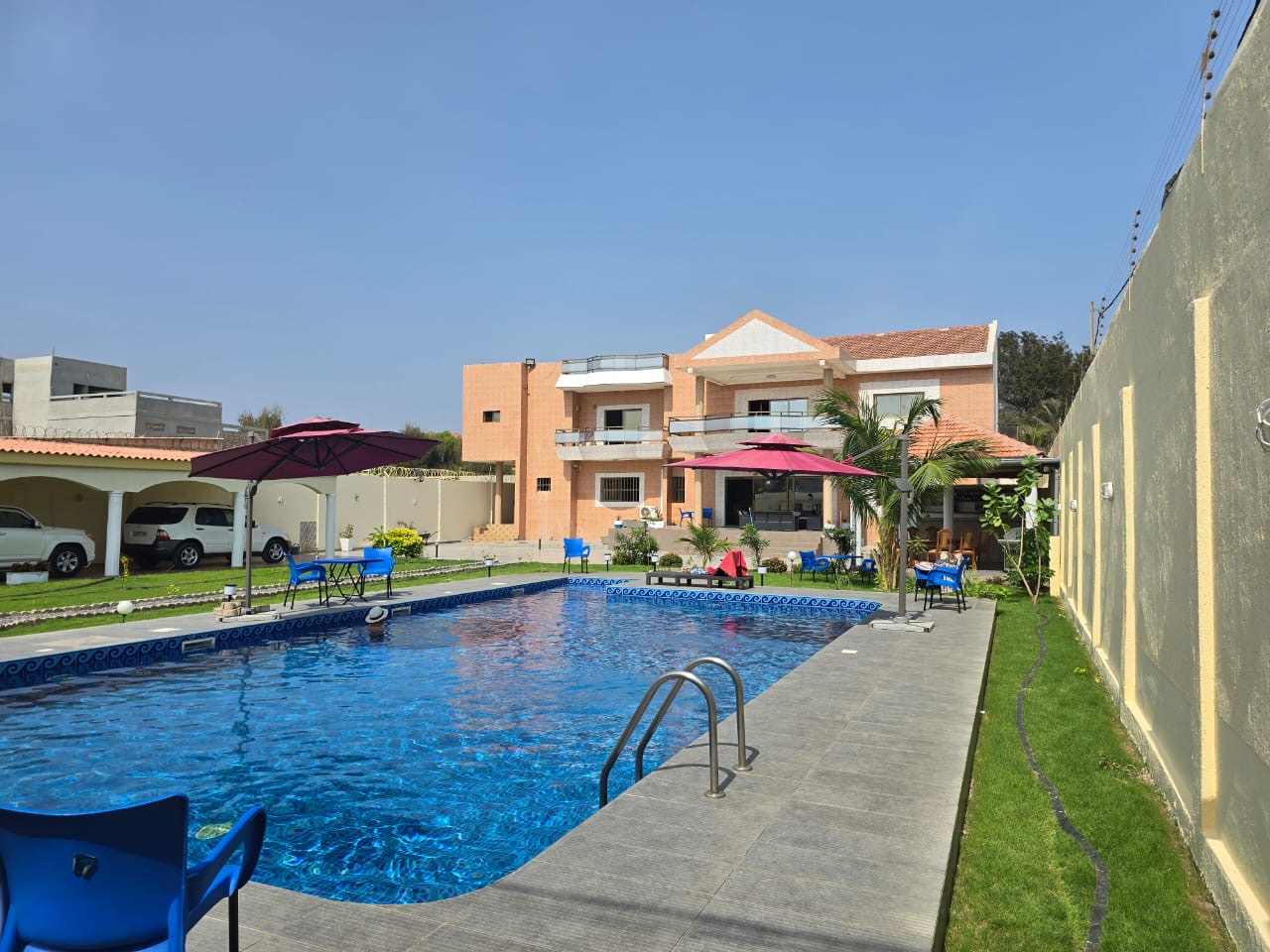 UNE SOMPTUEUSE DUPLEX À VENDRE BAGUIDA CÔTÉ PLAGE À 50M DU GOUDRON