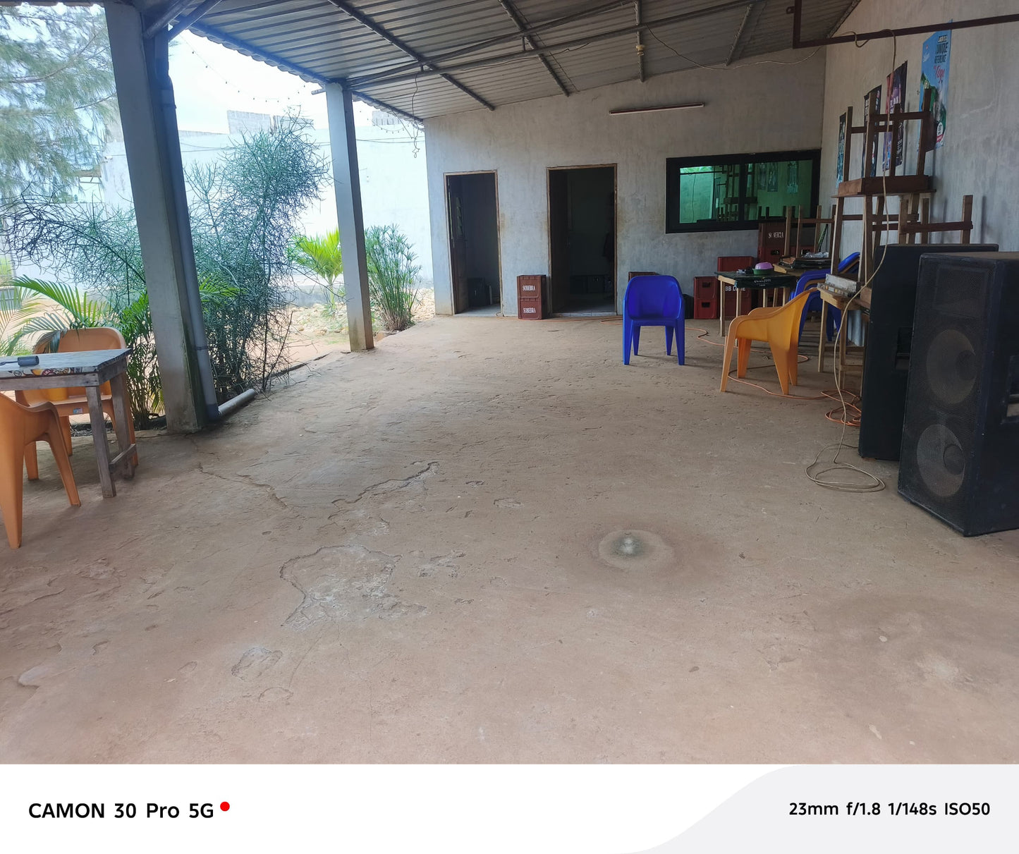 UN HÔTEL À VENDRE À APESSITO – 23 CHAMBRES + BAR + MAGASINS