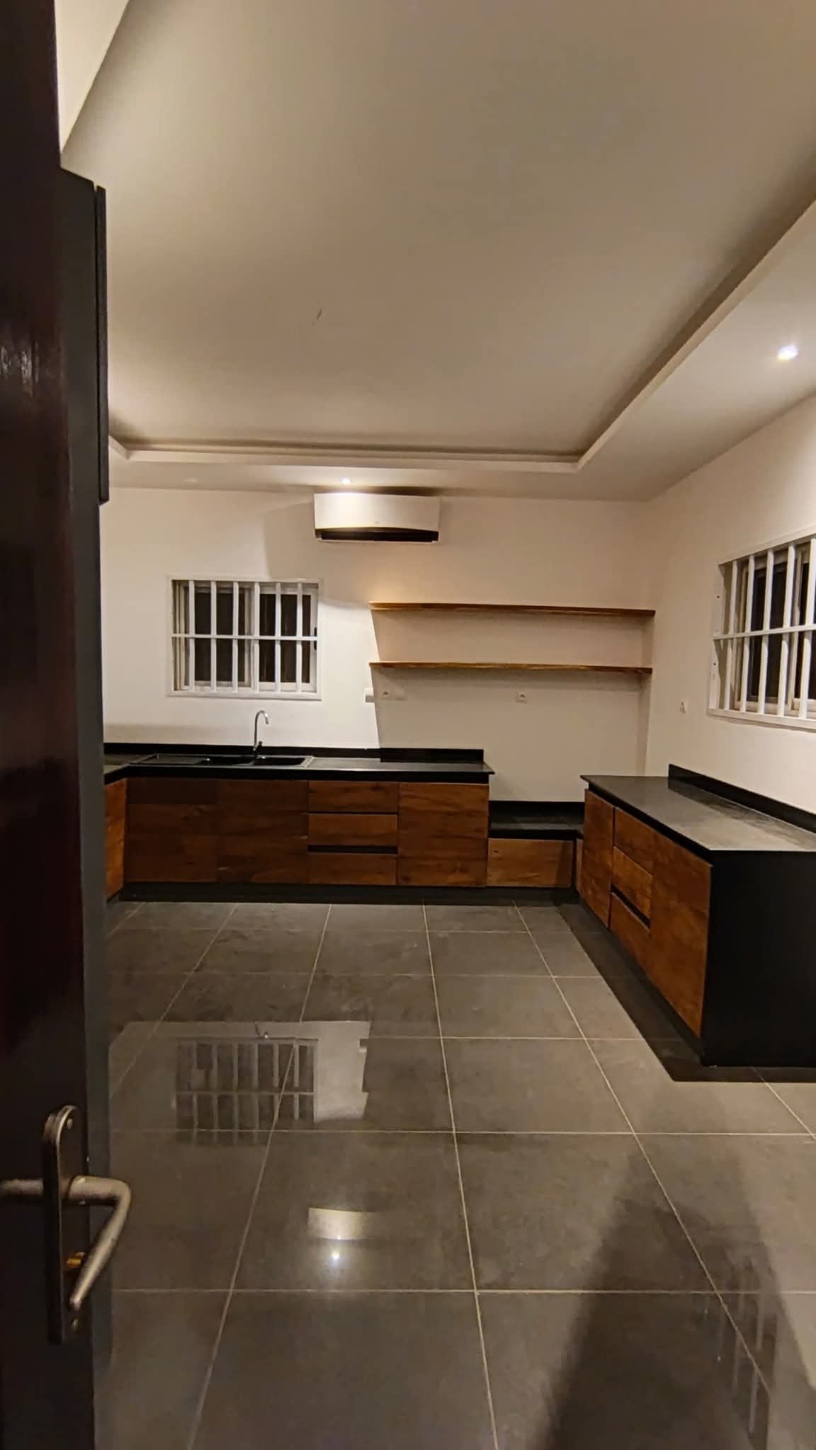 LOMÉ – VILLA 5 CHAMBRES À VENDRE À TOKOIN CASABLANCA (690 M²)