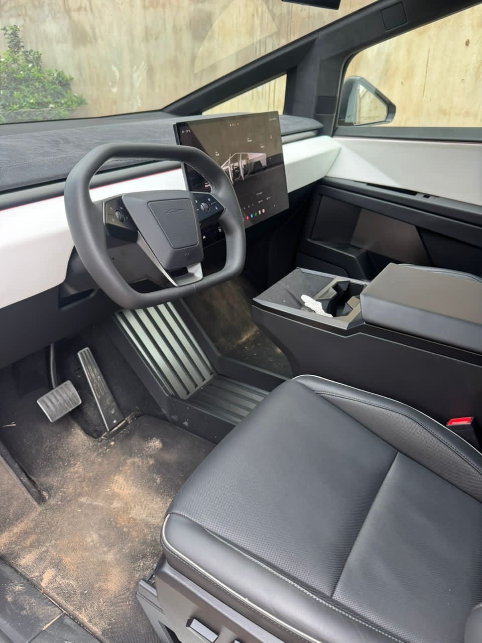 TESLA CYBERTRUCK 2024