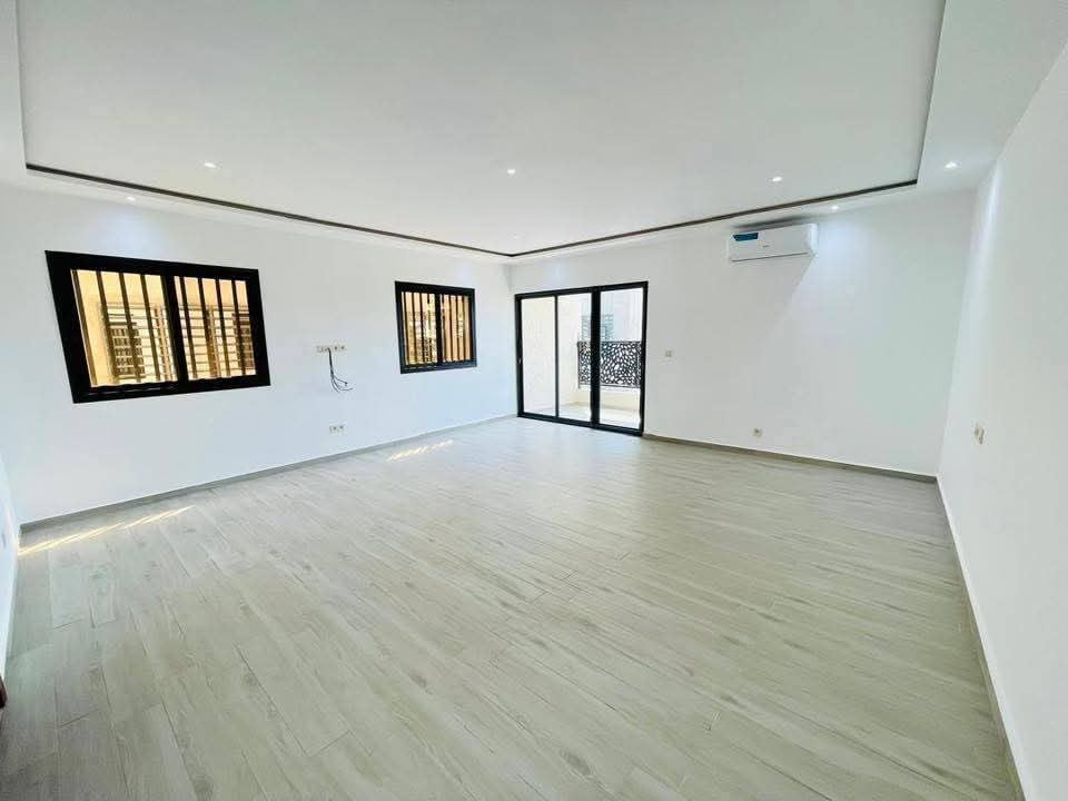 VILLA 10 PIÈCES À VENDRE À LOMÉ - AVÉPOZO