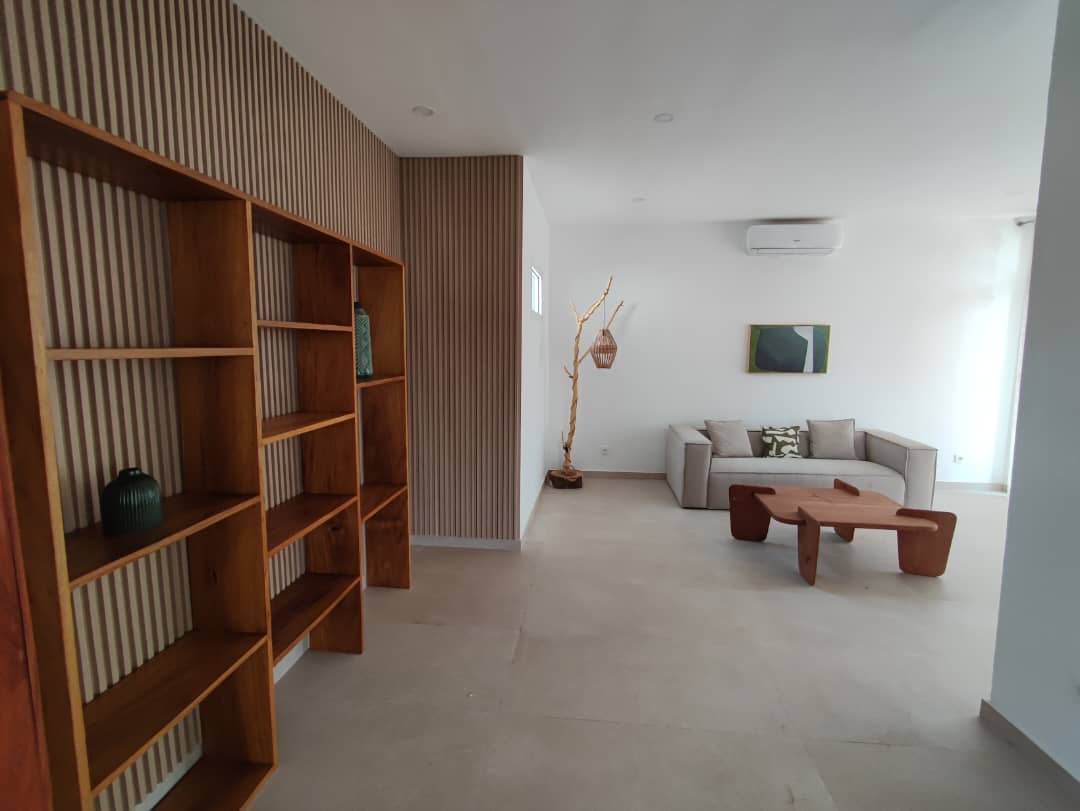 VILLA MEUBLÉE 8 PIÈCES À LOUER À ADIDOGOMÉ CARREFOUR AÏSED – NOUVELLE CONSTRUCTION
