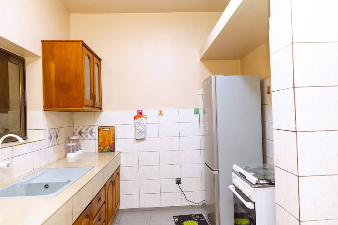 À LOUER – VILLA MEUBLÉE DUPLEX DE 6 PIÈCES AVEC PISCINE, ROOFTOP ET JARDIN À AVÉDJI – 1.400.000F CFA/MOIS