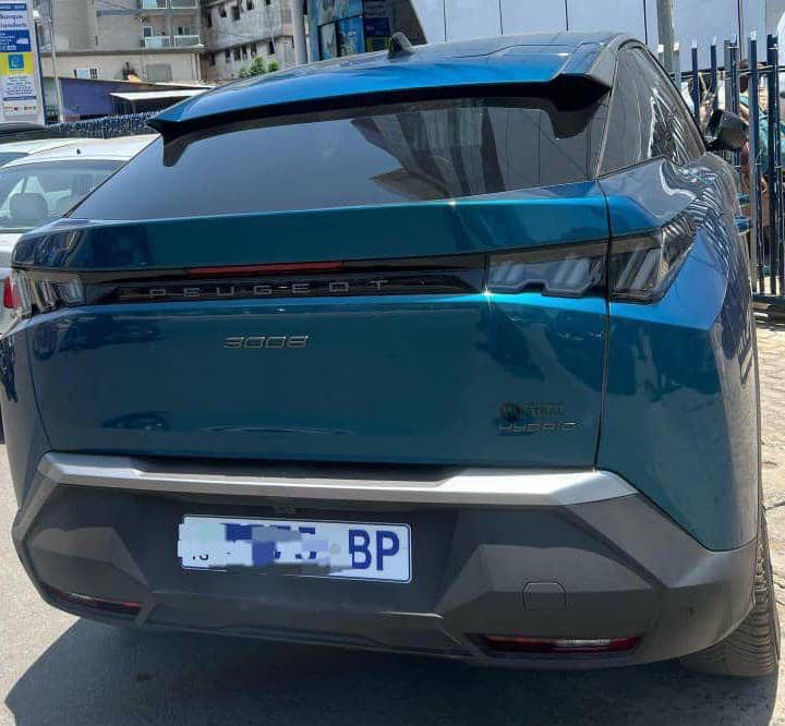 PEUGEOT 3008 – 2024 | COMME NEUVE – AUTOMATIQUE