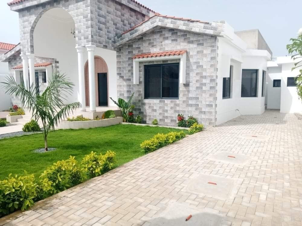 UNE VILLA À VENDRE À BAGUIDA À 100M DU GOUDRON CÔTÉ PLAGE - 6 PIÈCES