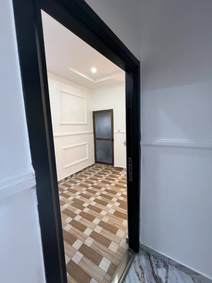 VILLA 6 PIÈCES À VENDRE À ZANGUÉRA KLÉMÉ – 300m²
