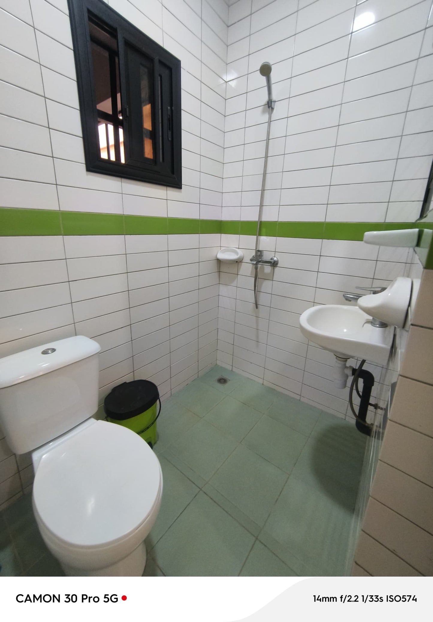 RÉSIDENCE 8 PIÈCES À VENDRE AVEC LES MEUBLES À AGOÈ ASSIYEYÉ – 602 m²