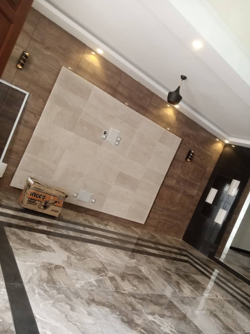 UNE VILLA À VENDRE À ADIDOGOMÉ, BASE EBOMAF - 7 PIÈCES