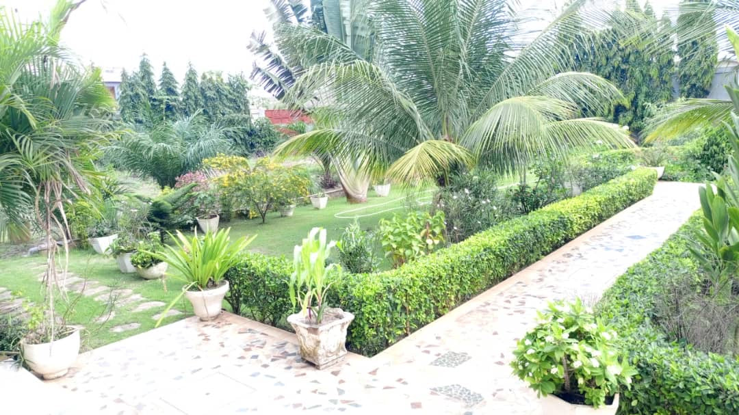 VILLA 7 PIÈCES À VENDRE À LEGBASSITO – 4 LOTS – TITRE FONCIER