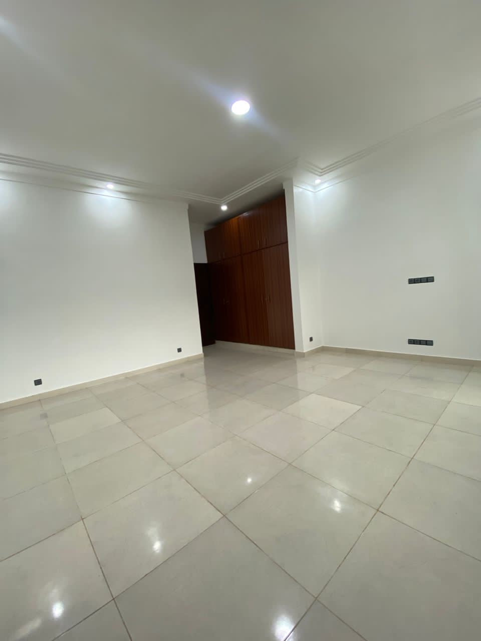 LOUER UNE VILLA AVEC PISCINE, NOUVELLE CONSTRUCTION AGBALEPEDO - 7 PIÈCES