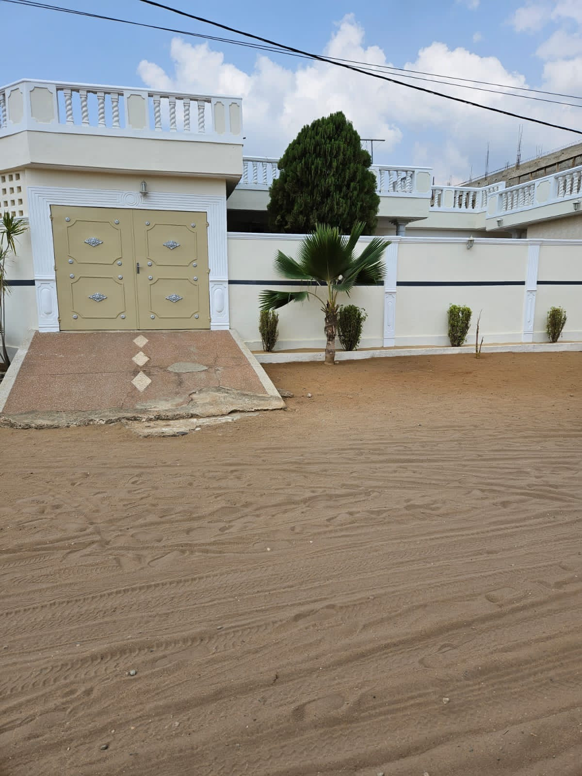 VILLA 5 PIÈCES À VENDRE À AVÉPOZO CÔTÉ NON PLAGE – 3/4 DE LOT