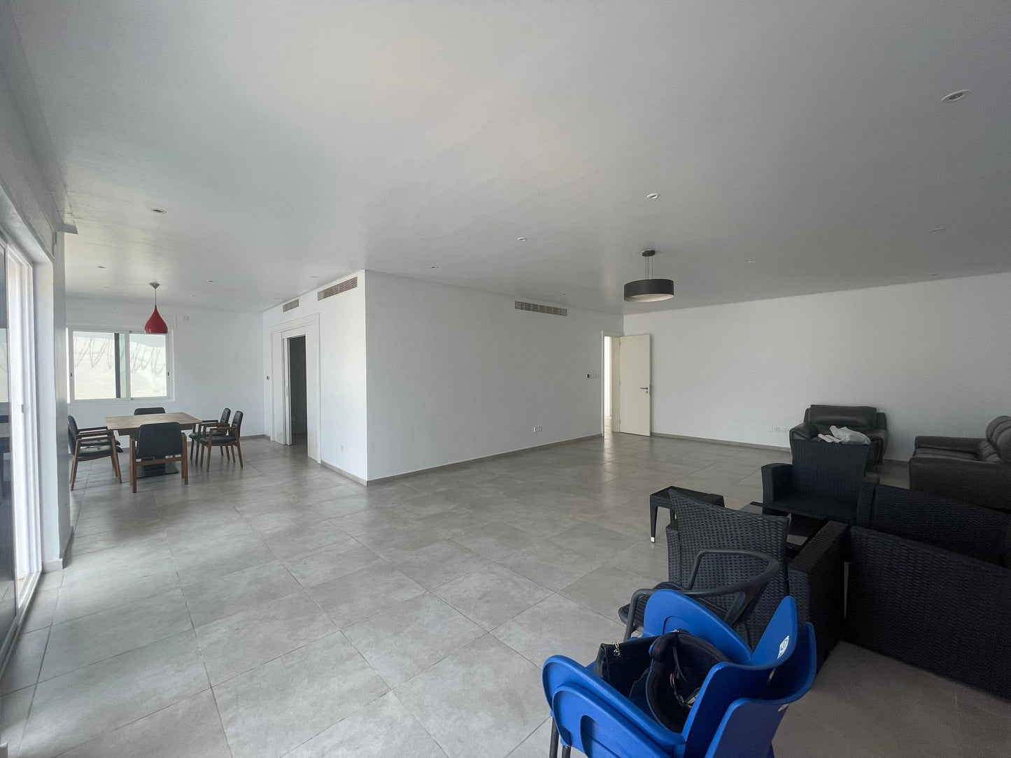 VILLA 5 CHAMBRES AVEC PISCINE À LOUER À LOMÉ - KODJOVIAKOPÉ (MEUBLÉE & NON MEUBLÉE)
