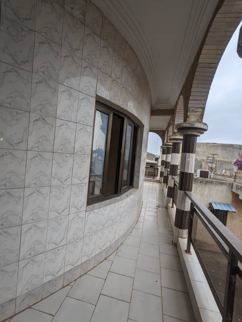 IMMEUBLE 24 PIÈCES À VENDRE À LOMÉ - AMADAHOMÉ