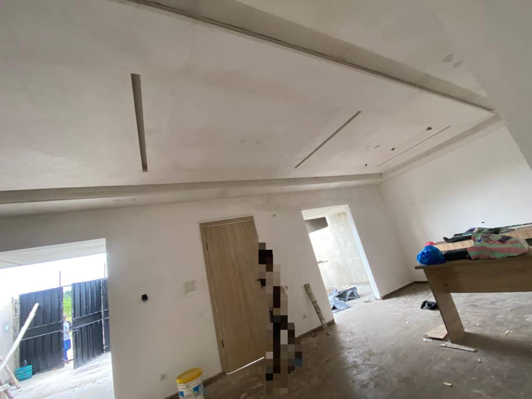 VILLA 4 PIÈCES À VENDRE À ZANGUÉRA AFIADEGNIGBAN, À 300M DU GOUDRON