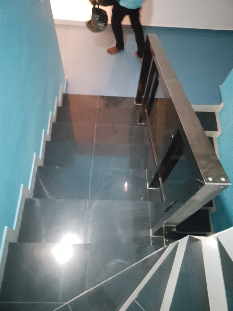 UNE BELLE VILLA À VENDRE À BAGUIDA À 300M DU GOUDRON - 5 CHAMBRES, 2 SALONS