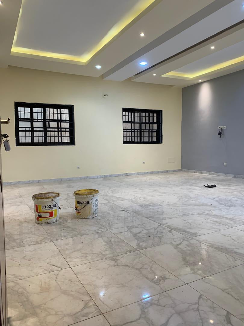 VILLA DUPLEX À VENDRE À SÉGBÉ – 10 PIÈCES