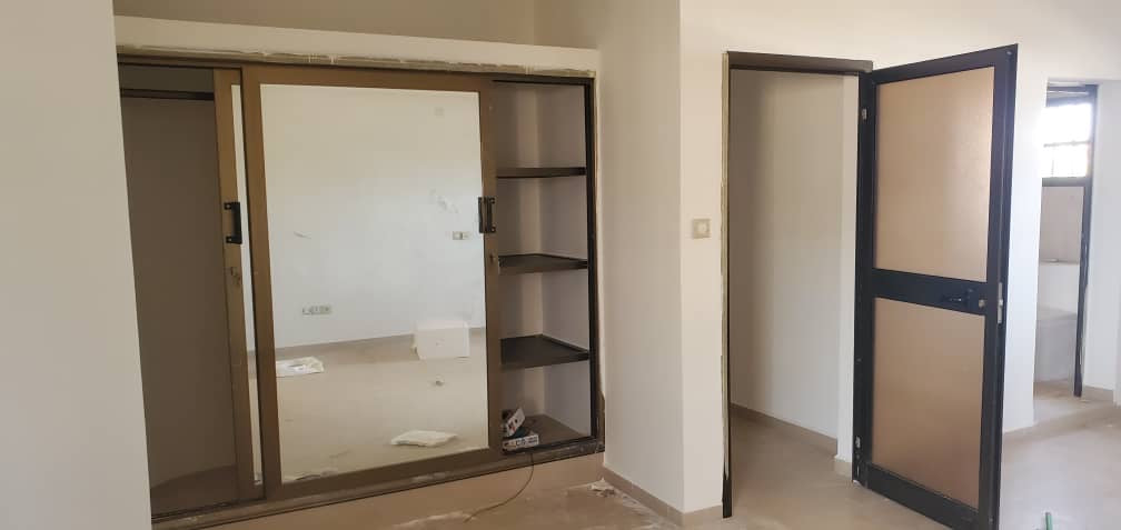 VILLA 9 PIÈCES À VENDRE À NYÉKONAKPOÈ – 900 m² | TITRE FONCIER